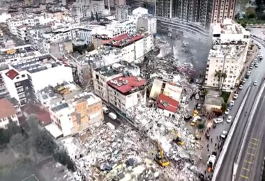 drónfelvétel a törökországi földrengés pusztításáról