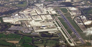 640px Gatwick Airport 50850159593